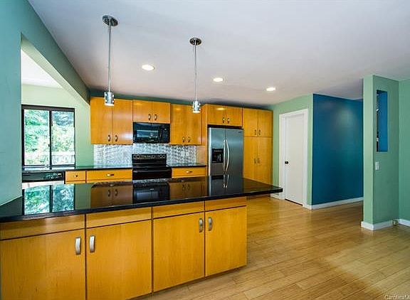 5th image of 8722 Lorraine Dr