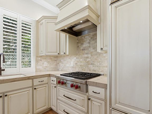 5th image of 550 Gabilan St