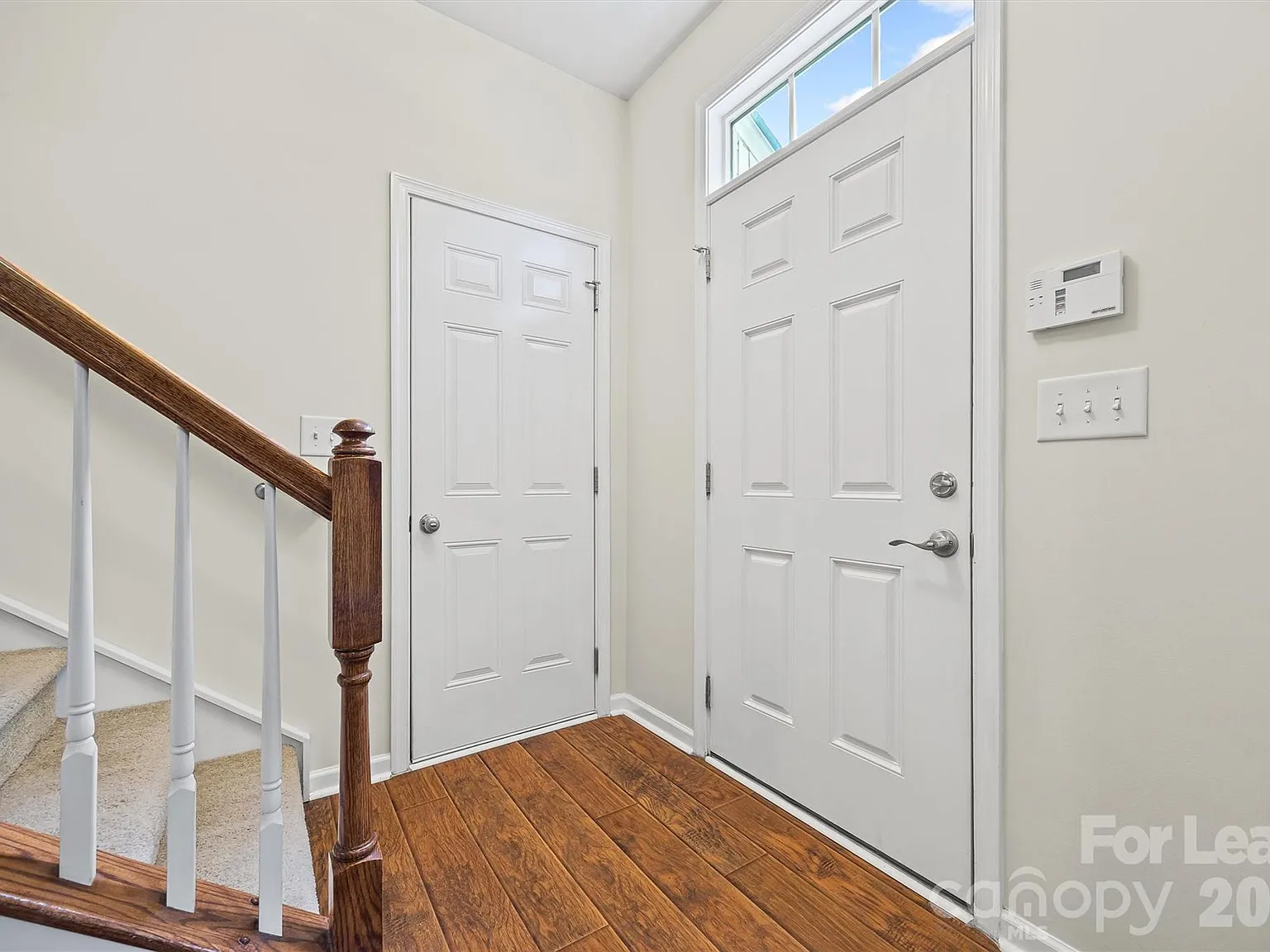 3 bed, 2.5 bath, 1747 sqft, $2,200 — Photo 3