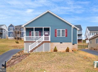 121 Beauregard Dr, Staunton, VA 24401