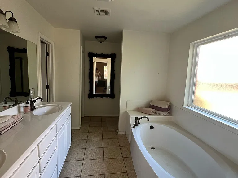 1805 E Jacksonville St — Photo 18