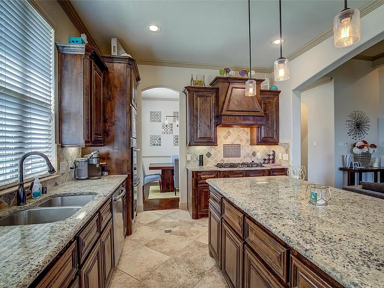 904 Lake Meadow Ln — Photo 5