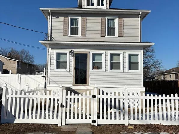 330 W Peach St, Vineland, NJ 08360