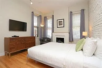 Studio, $2,400 — Photo 1