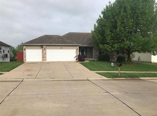 238 Old Chesapeake Dr, Wentzville, MO 63385