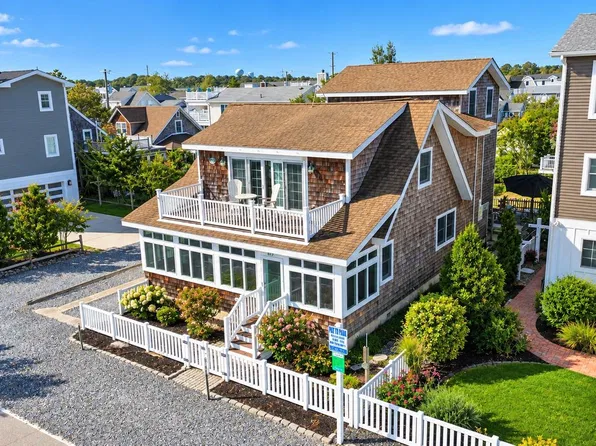 67 N Atlantic Ave, Bethany Beach, DE 19930