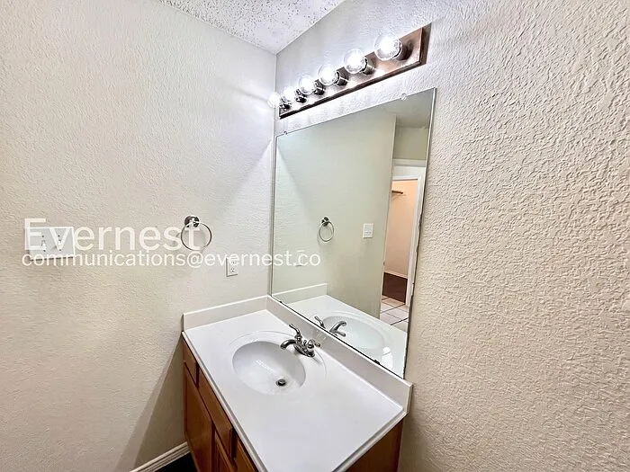 7912 Boylston Dr — Photo 19