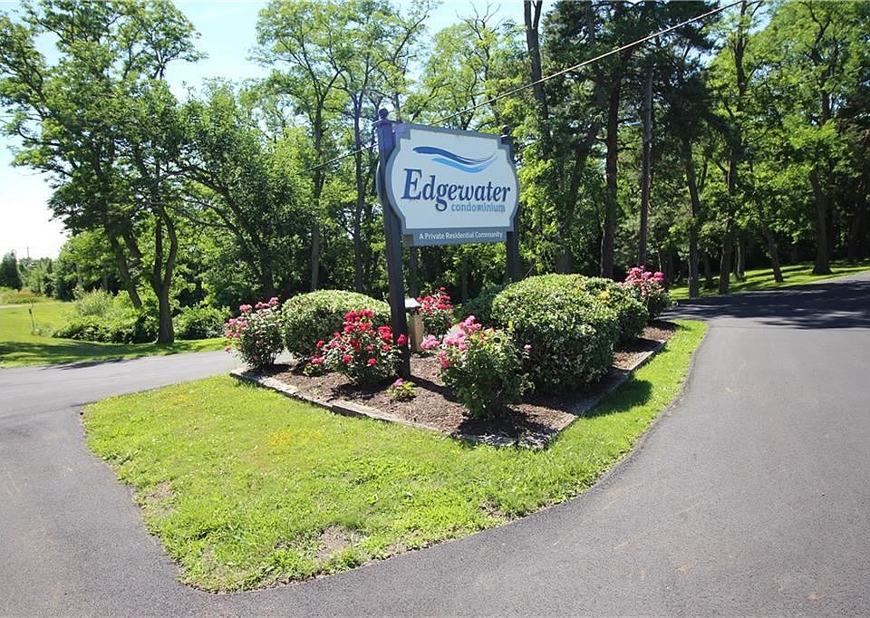 1st image of 704 Edgewater Dr