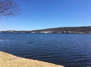 West Mombasha Rd, Monroe, NY 10950