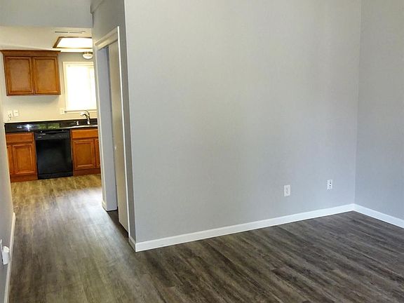5th image of 3524 Woodglen Dr