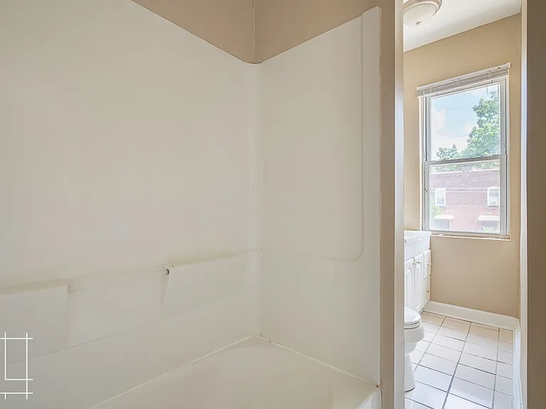 2487 Summit St #2491 — Photo 25