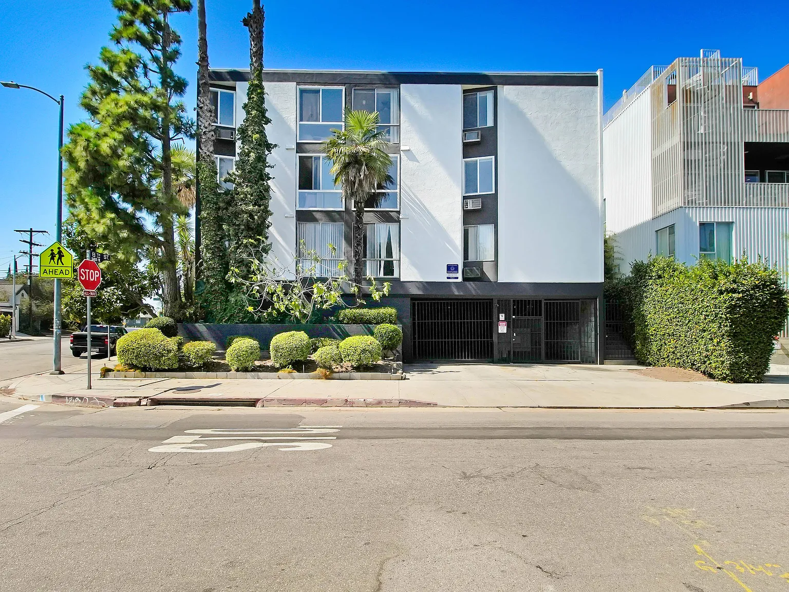 5403 West 8th Street — Photo 2