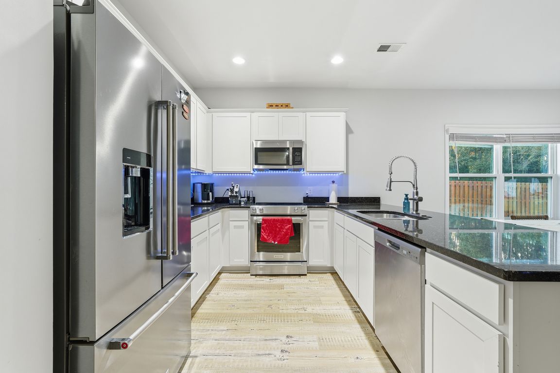 next background image