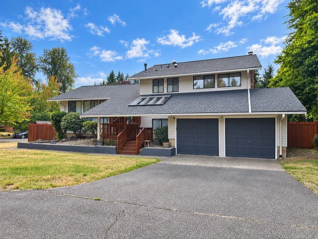 3 bed, 2.5 bath, 2008 sqft, $4,500 — Photo 2