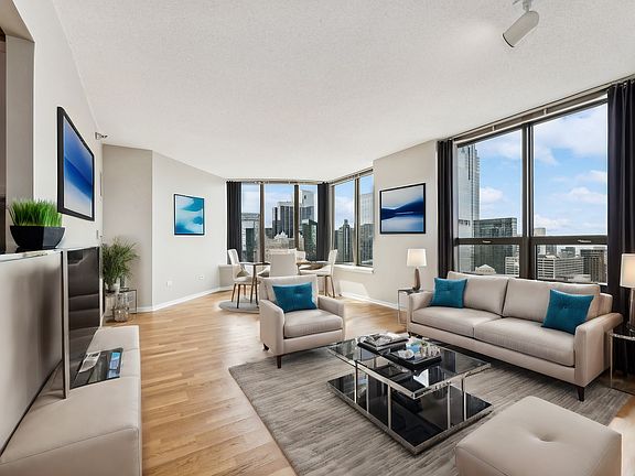 3rd image of 400 N La Salle Dr APT 3808