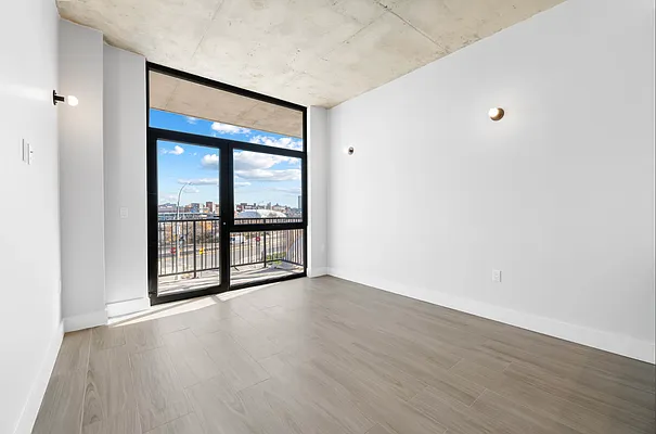 Rented by REAL New York | media 24