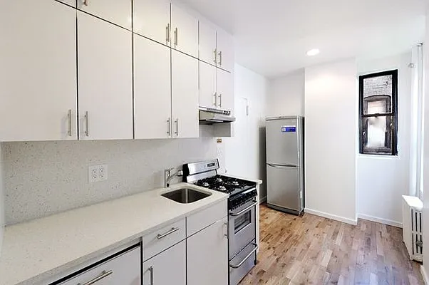 Rented by Aether Property Group | media 10