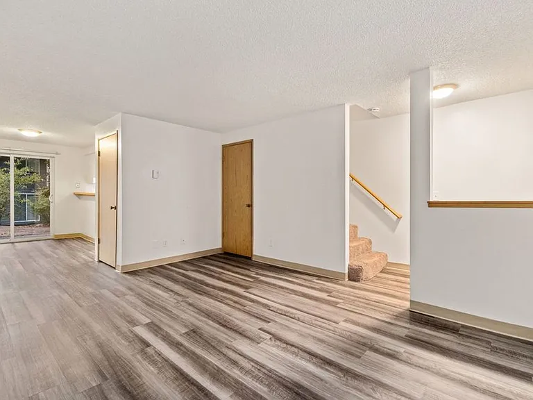 Meadowood Apts — Photo 7