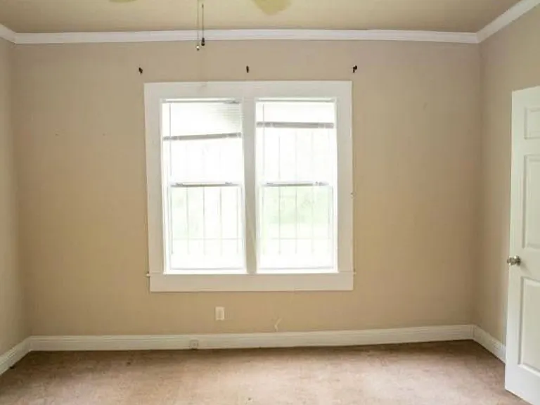 128 E Gregg St — Photo 10