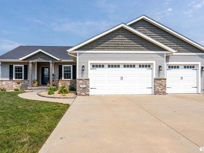 346 Hillside Dr, Eldridge, IA, 52748