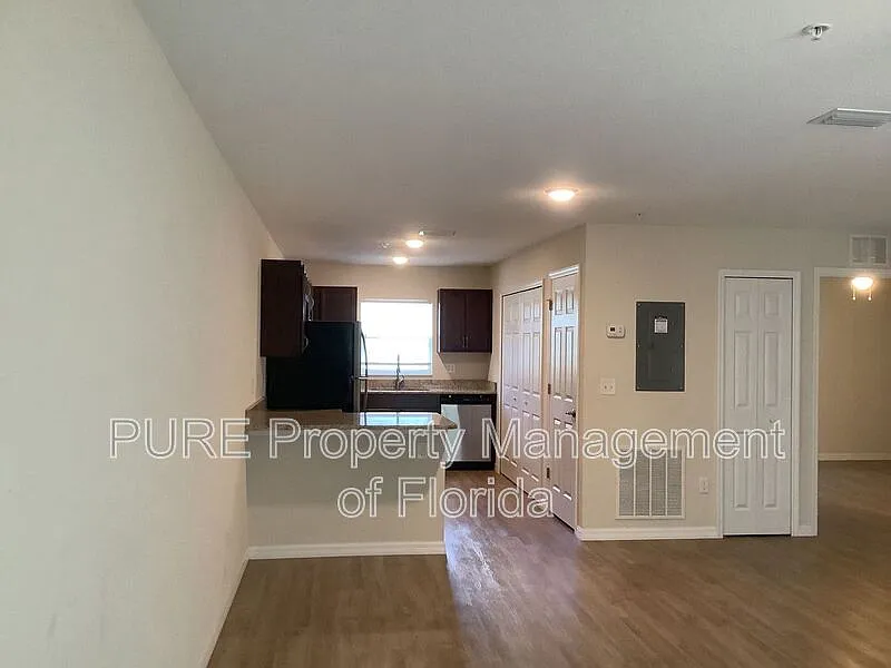 2 bed, 2.0 bath, 978 sqft, $1,274 — Photo 3