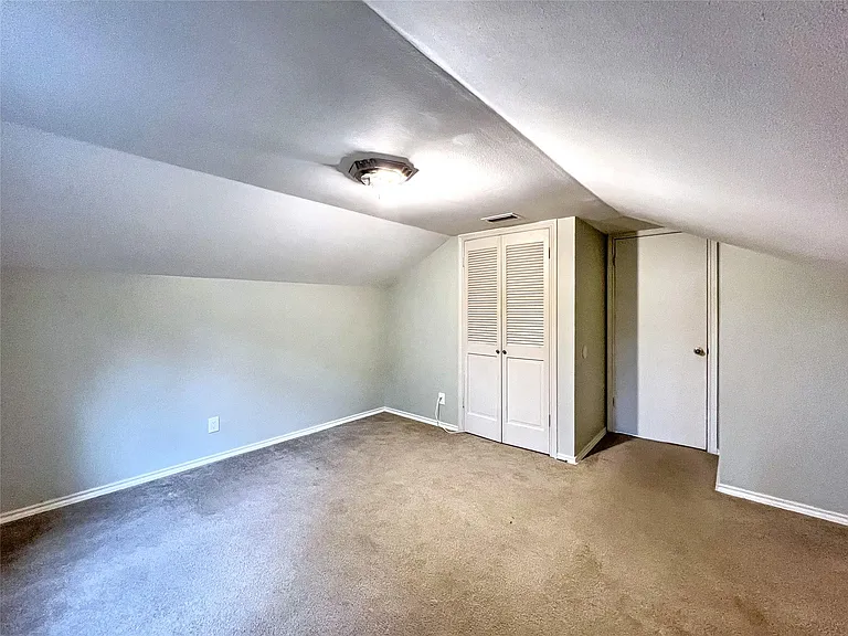 8305 Greenslope Dr — Photo 26