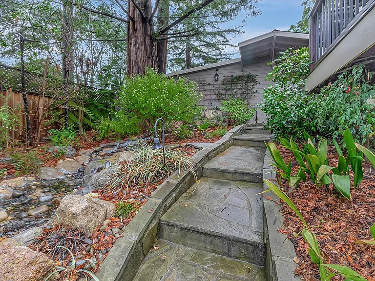 16101 Matilija Dr — Photo 31