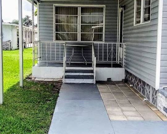 5th image of 4122 Edam St