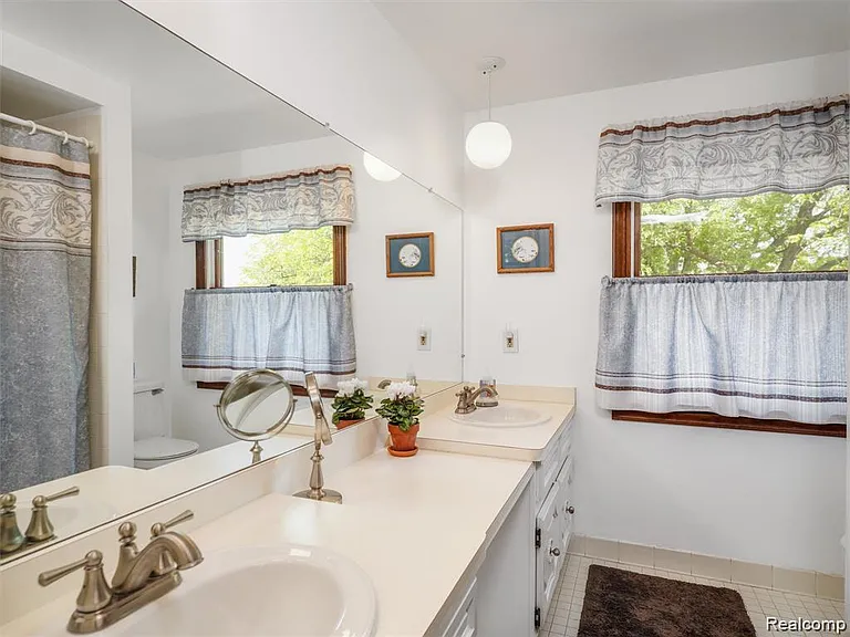 5057 Prentis Dr — Photo 25