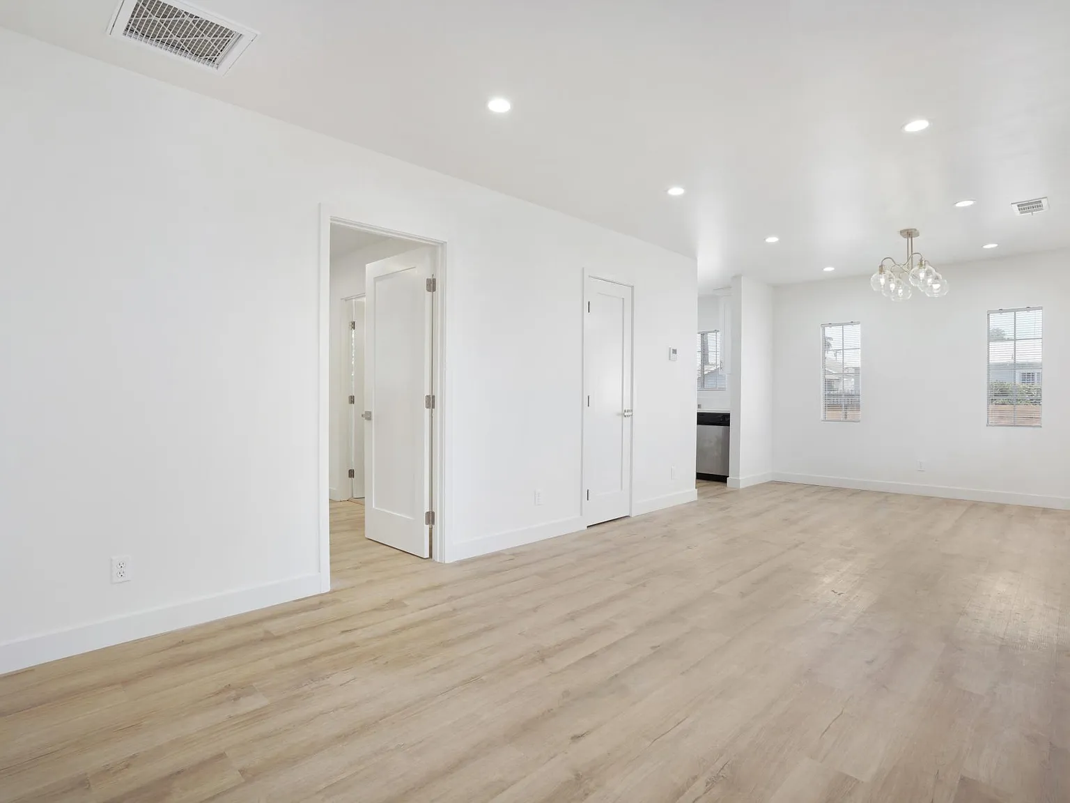 5123 Cimarron St — Photo 4