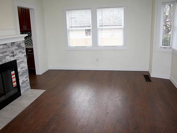 5th image of 9812 N Exeter Ave