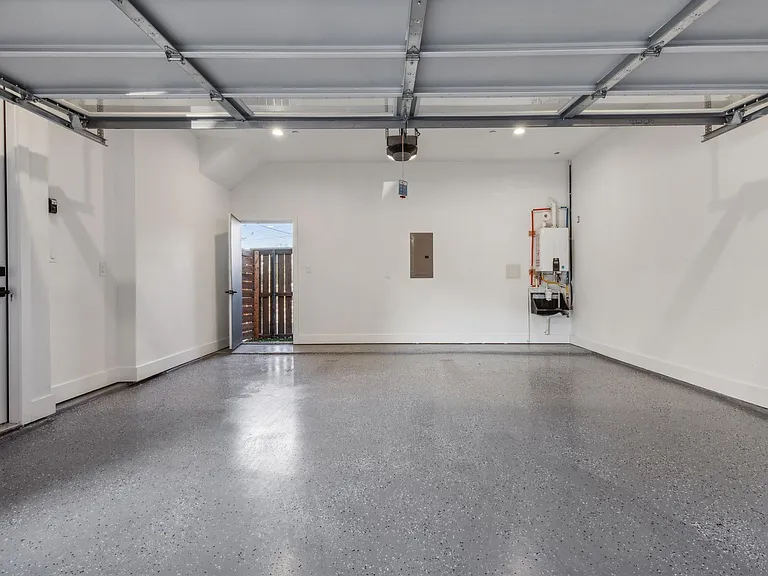 4208 Live Oak St #106 — Photo 16