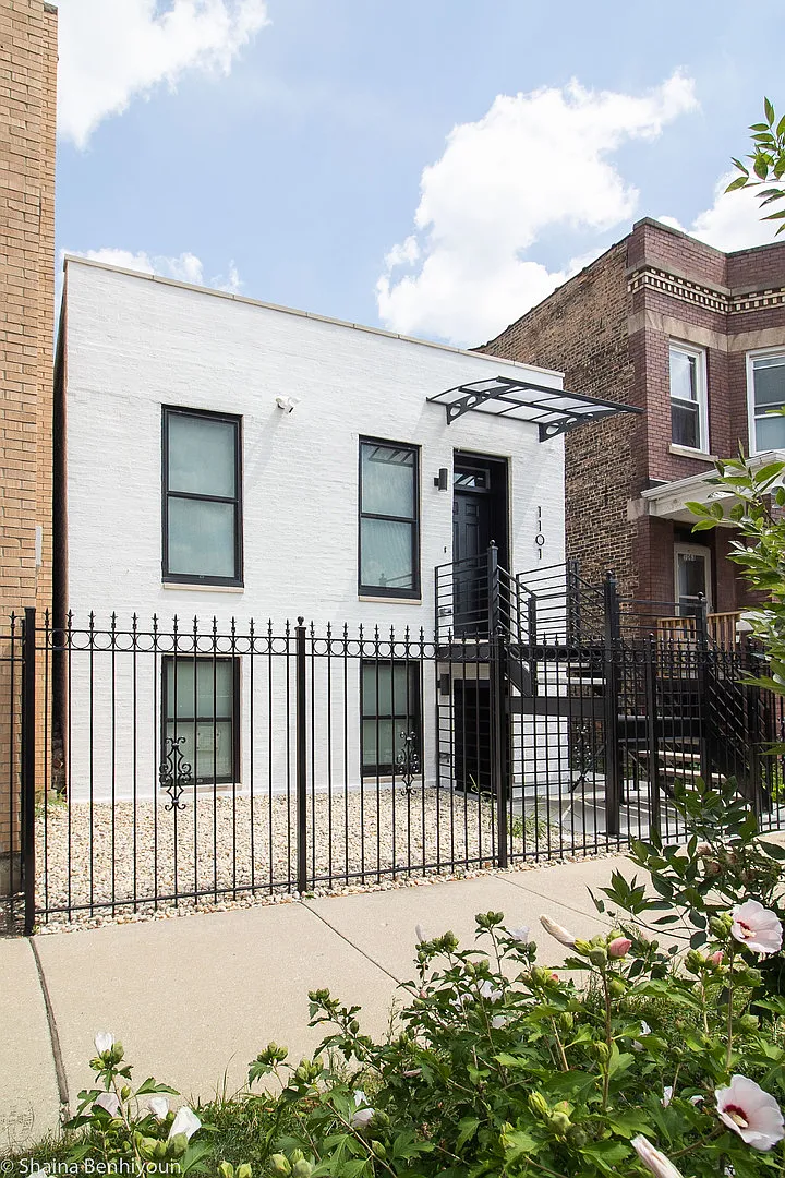 2 bed, 1.0 bath, 800 sqft, $2,075 — Photo 2