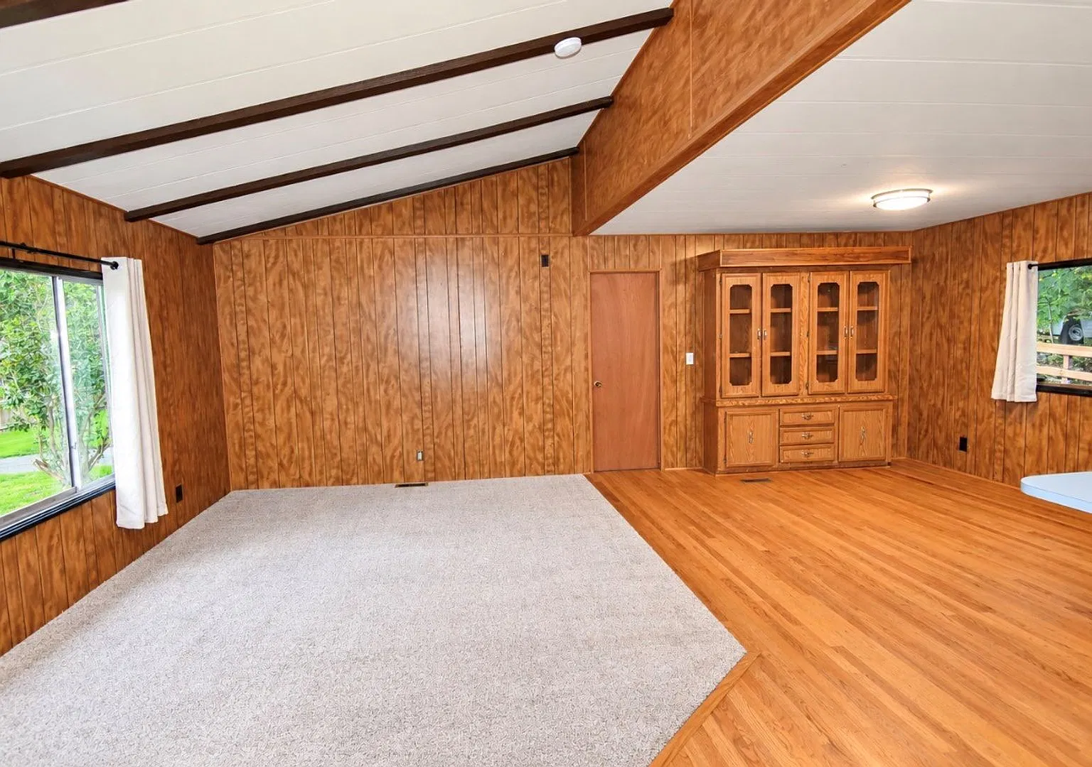 2Bd/2Ba Woodinville Home — Photo 3