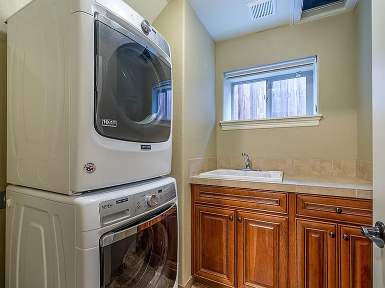 5103 NE 7th Ave — Photo 16