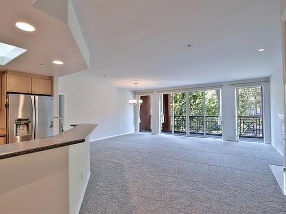 4th image of 130 E San Fernando St APT 412