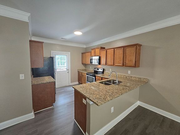 5th image of 239 Ruth St Unit 21