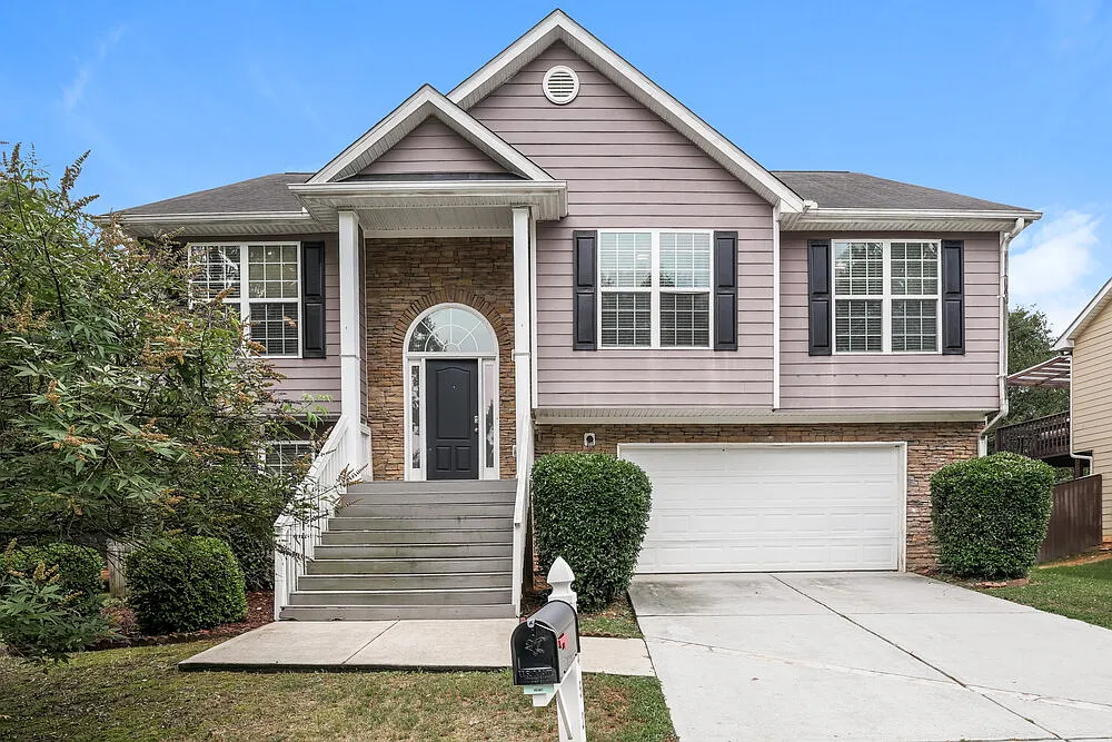 5 bed, 3.0 bath, 2765 sqft, $2,675 — Photo 1