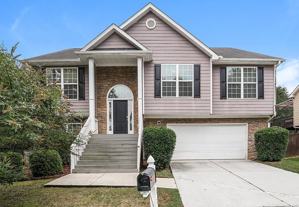 2452 Temple View Dr