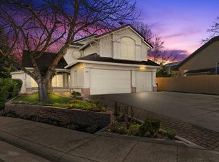 8809 Metalmark Ct, Elk Grove, CA 95624