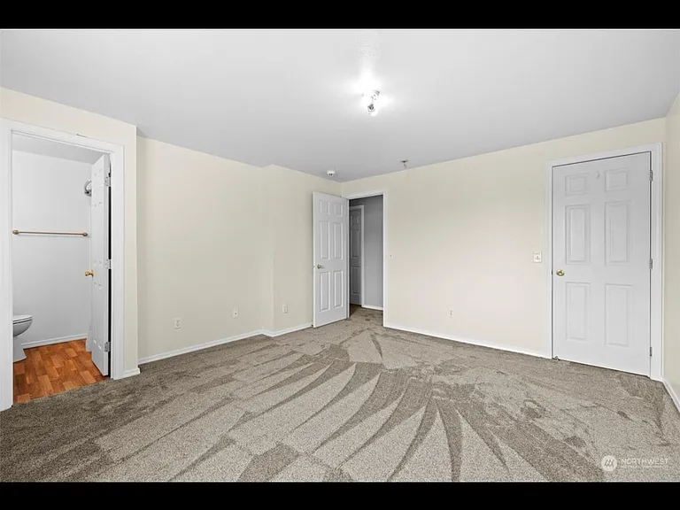 1118 E Saint Helens Dr — Photo 10