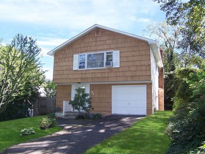 85 Locust Boulevard, Ronkonkoma, NY, 11779