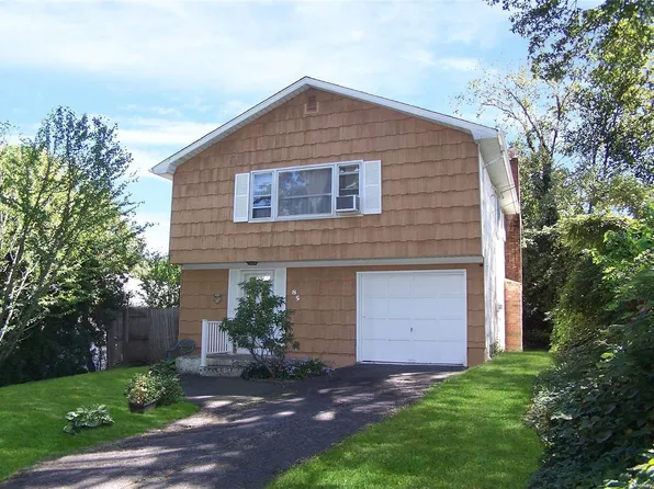 85 Locust Boulevard, Ronkonkoma, NY 11779