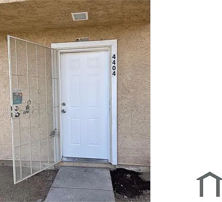 3 bed, 1090 sqft, $1,799 — Photo 3