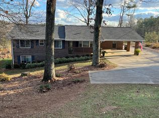 1335 Hillcrest Dr, Sugar hill, GA