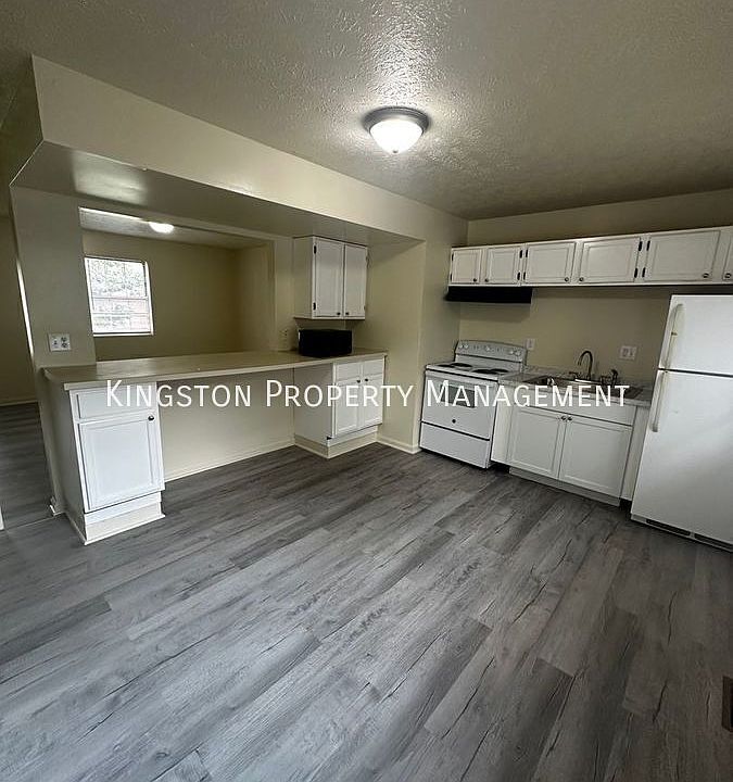 1st image of 151 Bradford Dr