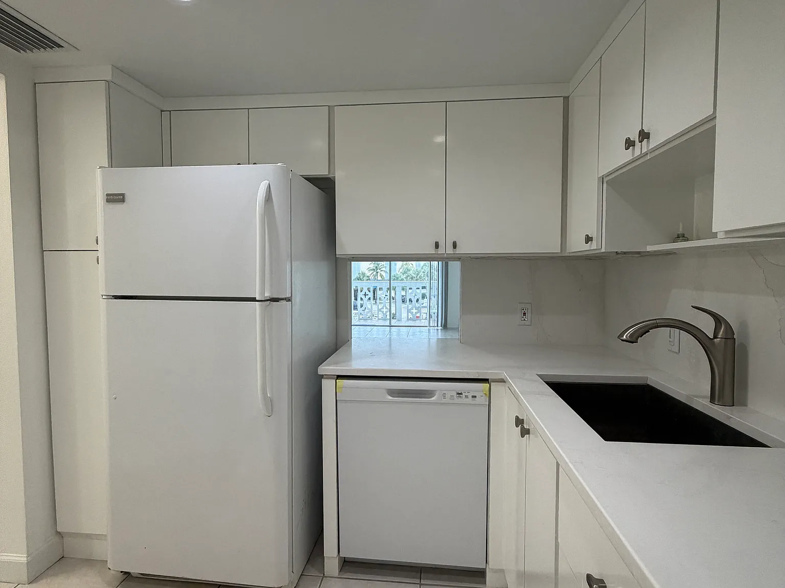 1 bed, 778 sqft, $1,900 — Photo 4