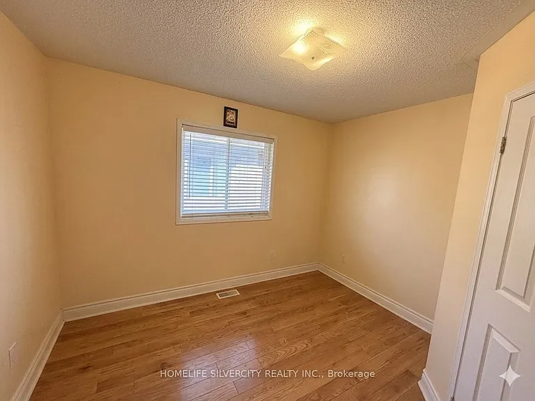 6 Silverbell Ct — Photo 18