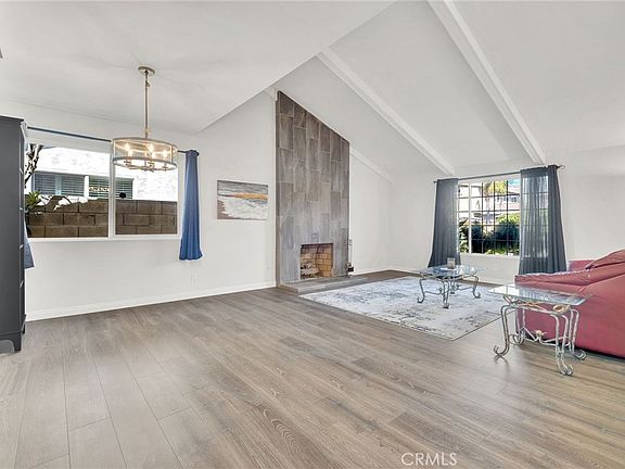 4th image of 108 W 229th Pl