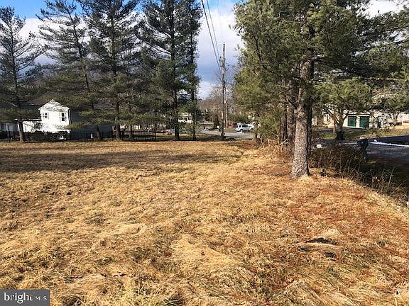 3rd image of 32 Pleasanton Dr